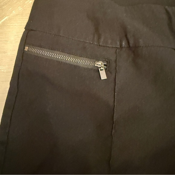 Style & Co Black Capris with Classic Straight-Leg Design - Picture 3 of 5